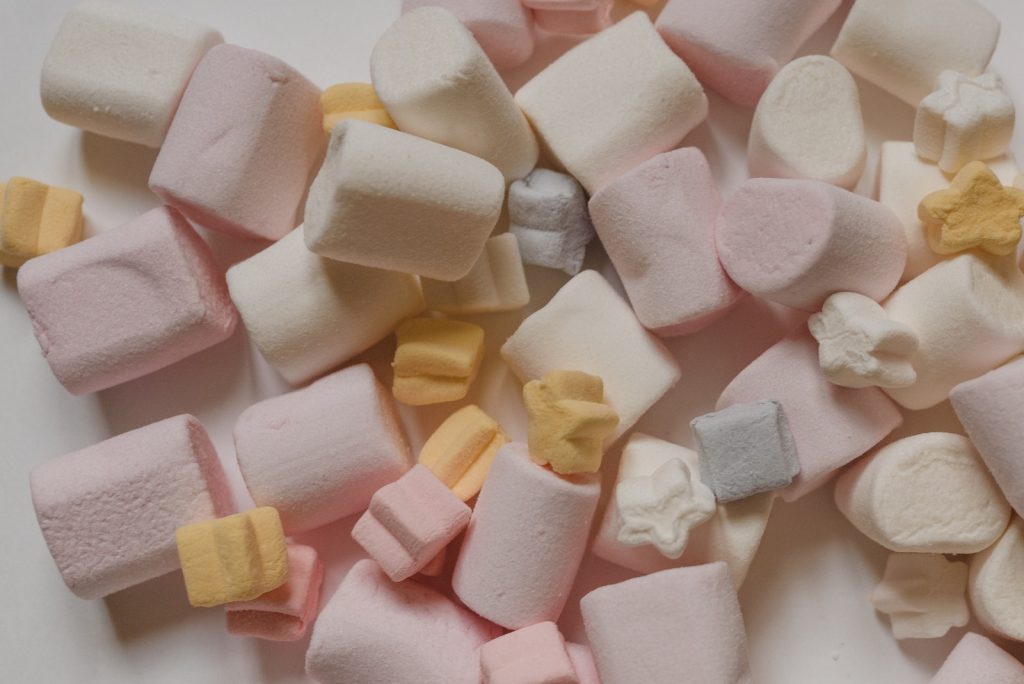 Can Dogs Eat Marshmallow?